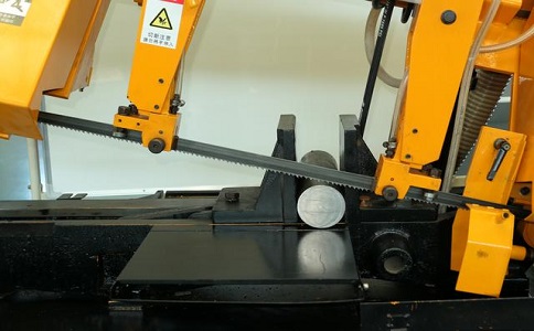 水城数控带锯床自动送料精度会出现偏差吗？